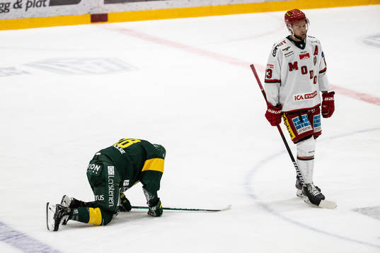 Björklövens Adam Plant har ont