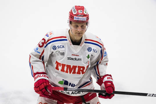 Timrås Hugo Reinhardt underuppvärmningen