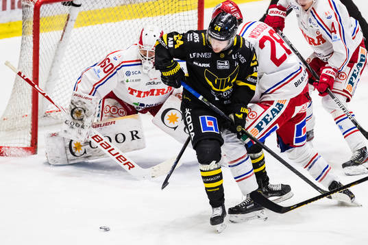 Västerås Joakim Hillding och Timrås Patrick Wiercioch