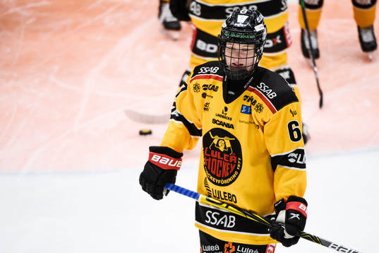 Luleås Jenni Hiirikoski värmer upp