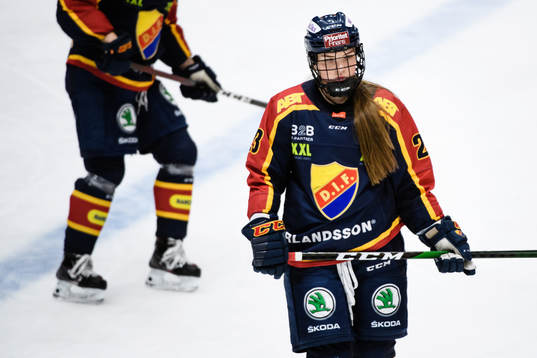 Djurgårdens Mathea Fischer värmer upp