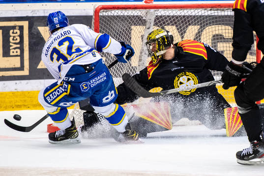 Leksands Jesper Kandergård och Brynäs målvakt Samuel