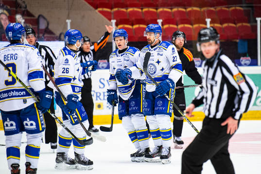 Leksands Marek Hrivik jublar med lagkamrater