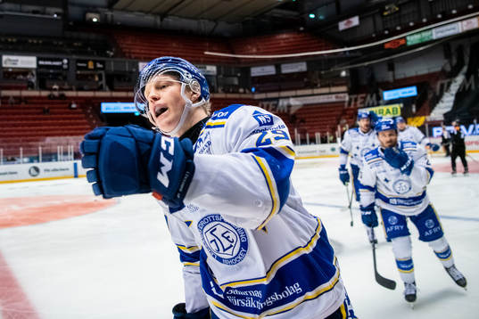 Leksands Emil Heineman jublar