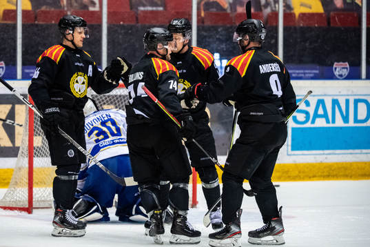 Brynäs Linus Ölund jublar