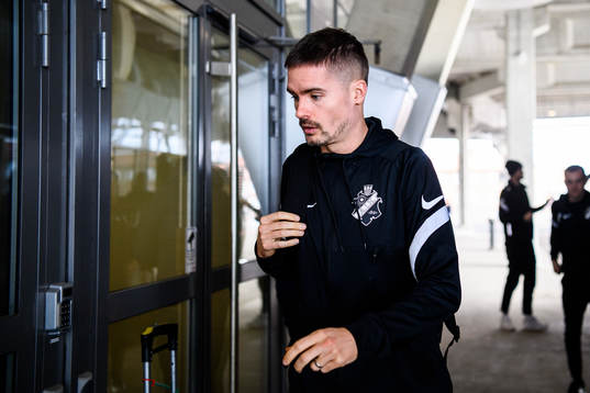 s Mikael Lustig