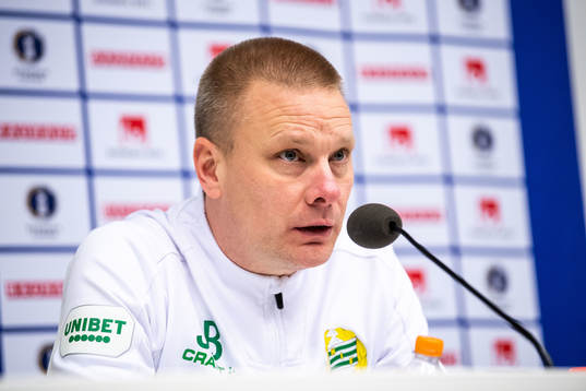 Hammarbys tränare Stefan Billborn vid en presskonferens