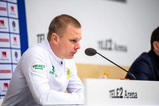 Hammarbys tränare Stefan Billborn vid en presskonferens