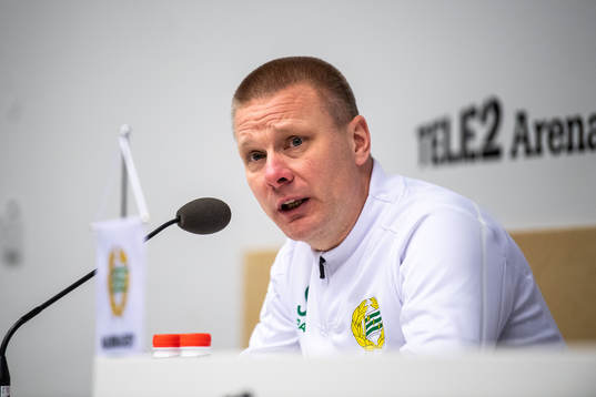 Hammarbys tränare Stefan Billborn vid en presskonferens