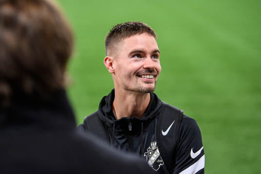 s Mikael Lustig i mixade zonen