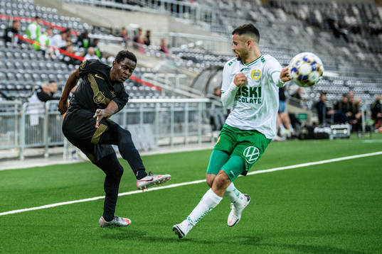 s Erick Otieno och Hammarbys Mohanad Jeahze