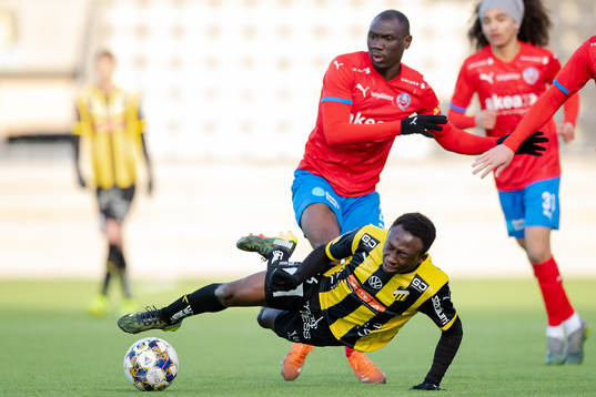 Helsingborgs Ravy Tsouka-Dozi och Häckens Benie Adama