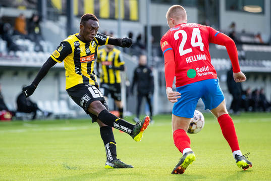 Häckens Benie Adama Traore och Helsingborgs Emil Hellman
