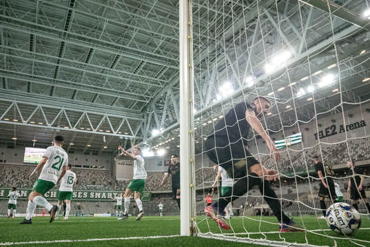 Hammarbys Richard Magyar reagerar
