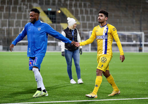 IFK Norrköpings Samuel Adegbenro och IFK Göteborgs Hosam
