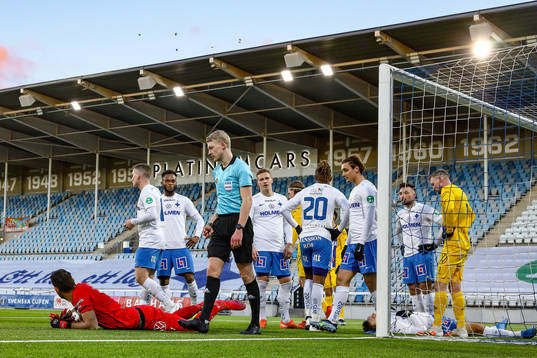 IFK Norrköpings Henrik Castegren ligger till höger