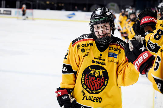 Luleås Viivi Vainikka jublar