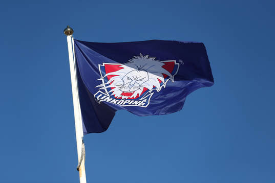Generell bild på LHC-flaggor utanför Saab arena,