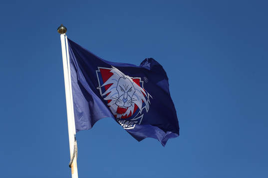 Generell bild på LHC-flaggor utanför Saab arena,