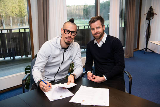 Marek Hamsik signerar kontrakt med IFK Göteborgs sportchef