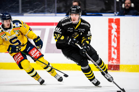 s Max Lindholm