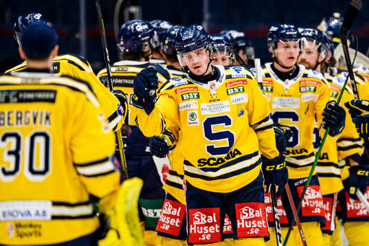 Södertäljes Axel Andersson jublar