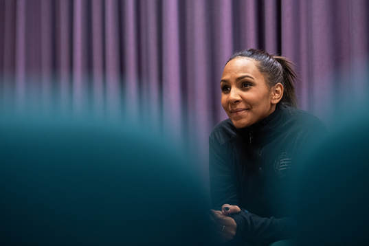 Madelen Janogy från det Damallsvenska fotbollslaget