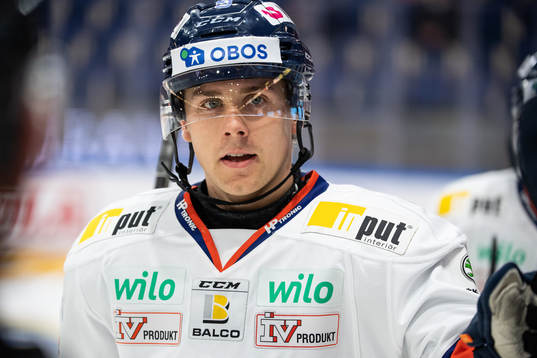 Växjös Jack Drury jublar