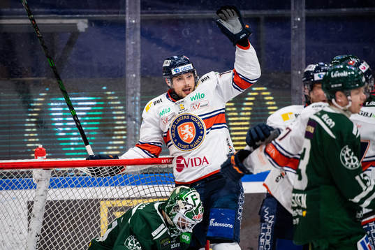 Växjös Brendan Gaunce  jublar