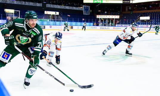 Färjestads Jacob Nilsson och Växjös Erik Josefsson och