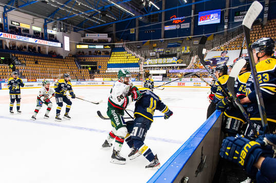 s Simon Önerud