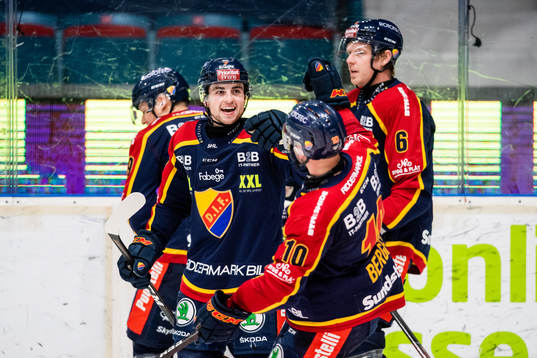 Djurgårdens Robert Nardella jublar med lagkamrater