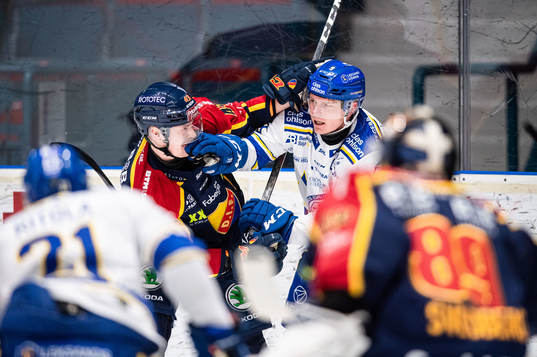 Djurgårdens Tom Nilsson och Leksands Patrik Zackrisson i