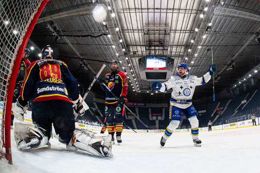 Leksands Oskar Lang jublar