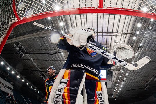 Djurgårdens målvakt Niklas Svedberg och Dick Axelsson