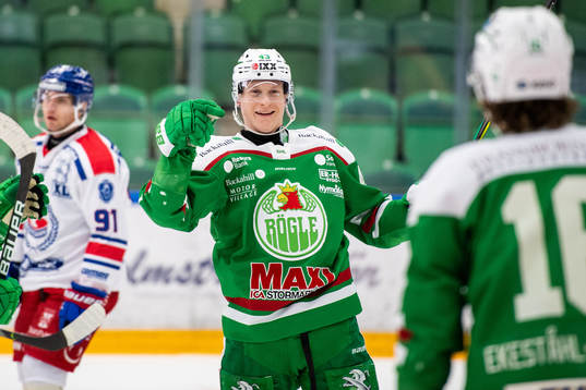 Rögles Olli Palola jublar