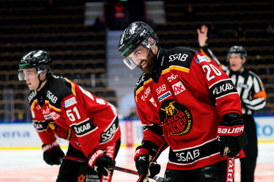 Luleås Jack Connolly grinar illa