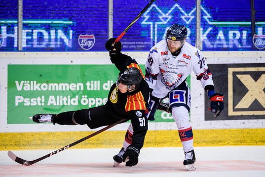 Brynäs Tomi Sallinen och Linköpings Jaakko Rissanen