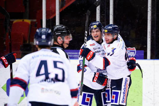 Linköpings Niko Ojamäki och Broc Little  jublar