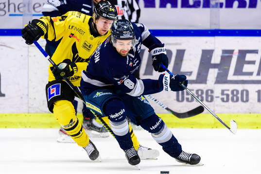 Västerås Joakim Hillding och Karlskogas Robin Carlsson
