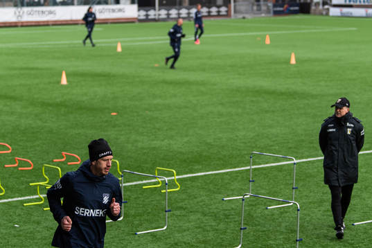 Gustav Svensson och tränare Roland Nilsson