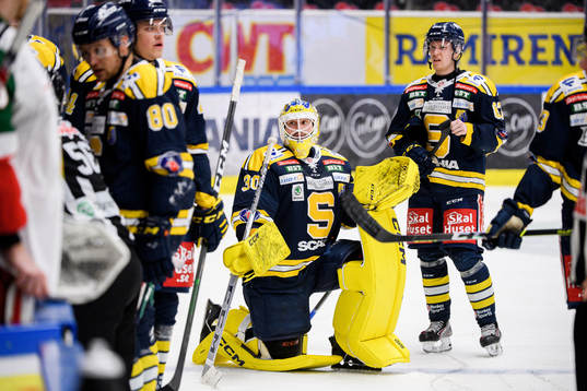 Södertäljes målvakt Fredrik Bergvik och Hugo Gustafsson