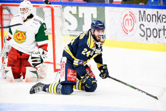 Södertäljes Jacob Dahlström jublar