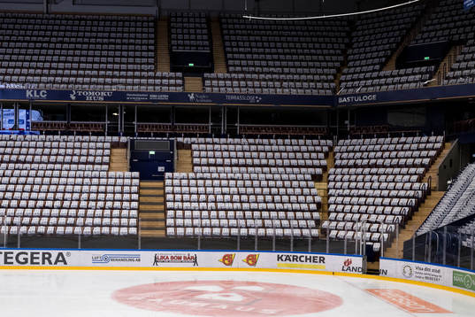 Tegera Arena täckt med 8500 halsdukar av Leksand Superstars
