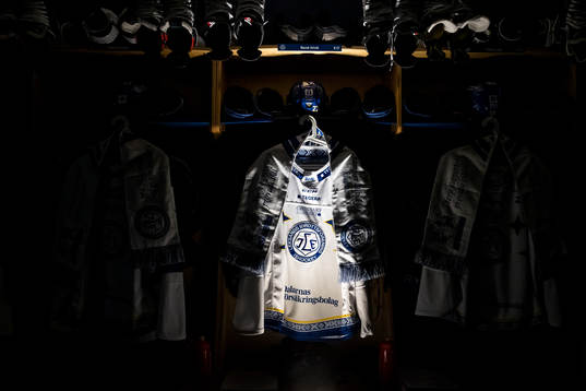 Matchtröja med halsdukar från Leksand Superstars innan