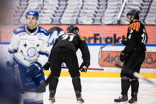 Brynäs Patrik Berglund och Brynäs Johan Alcén deppar