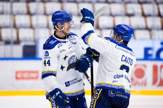 Leksands Ashton Carter jublar med Matt Caito