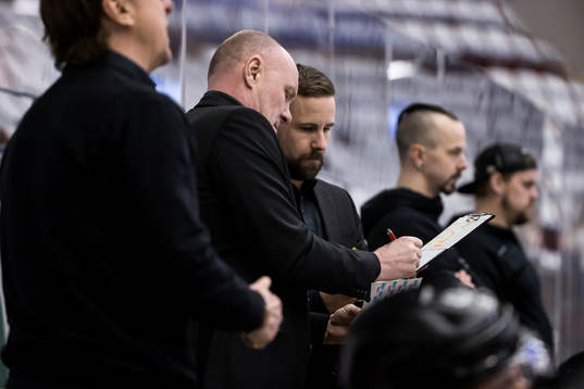 Brynäs tränare Peter Andersson och Brynäs assisterande