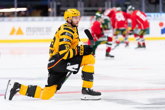 Skellefteås Melker Karlsson innan ishockeymatchen i SHL
