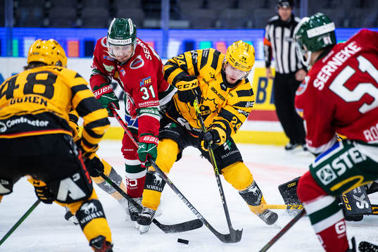 Frölundas Nicklas Lasu och Skellefteås Andreas Wingerli